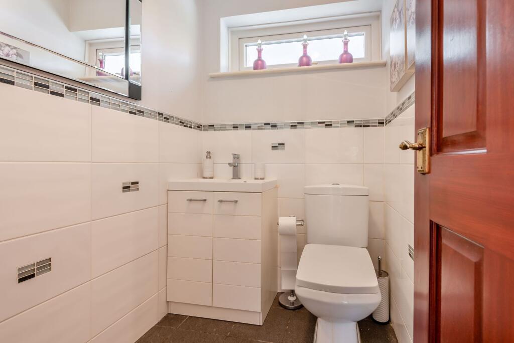 Fitted Guest's Cloakroom