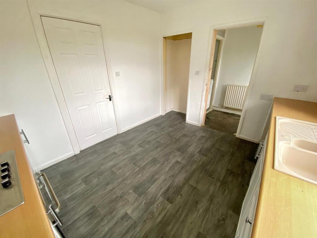 Bramleys Estate Agents - Greave House Drive - Ludd
