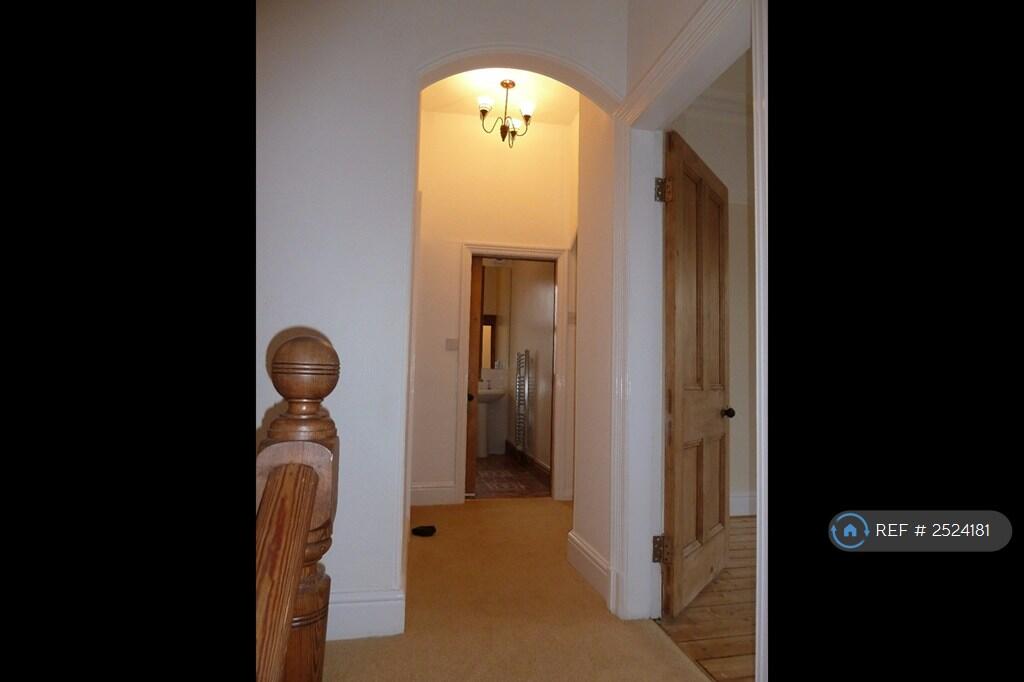 Landing Looking Towards Bath/Kitchen