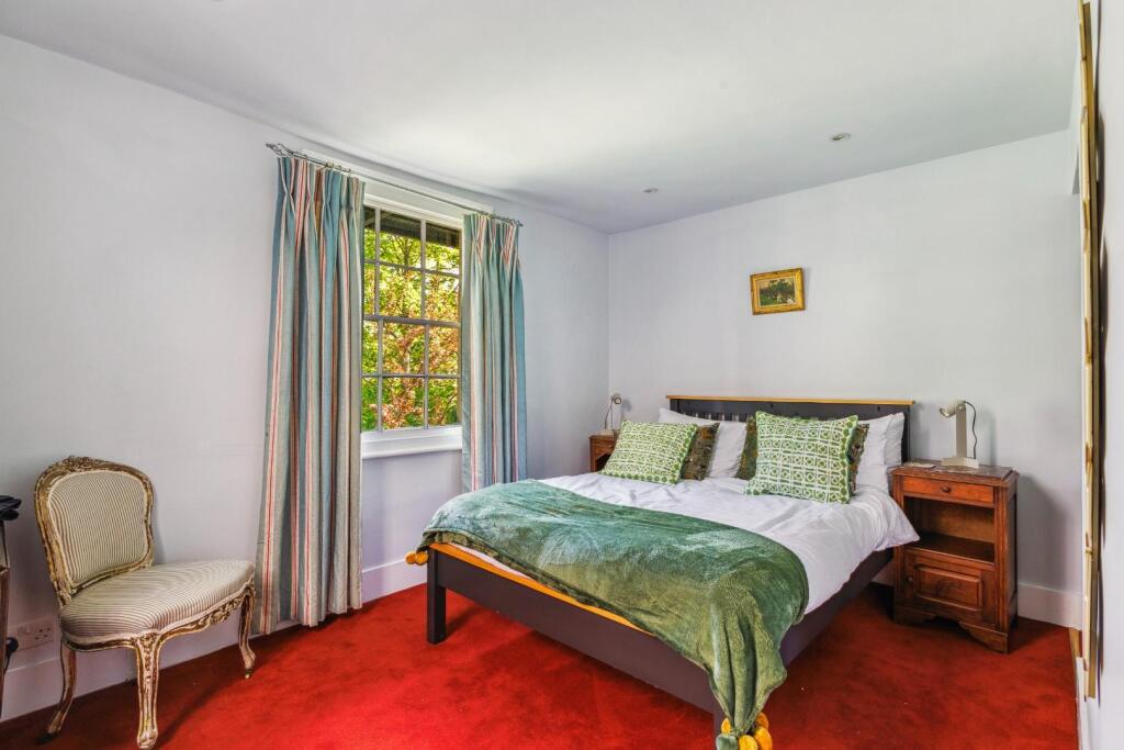 91653_Flat 2 11 St Nicholas Road(12).jpg