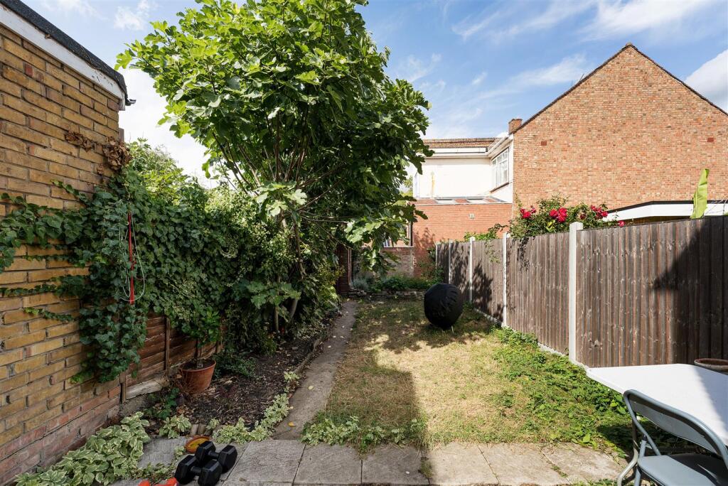 Brookscroft Road E17