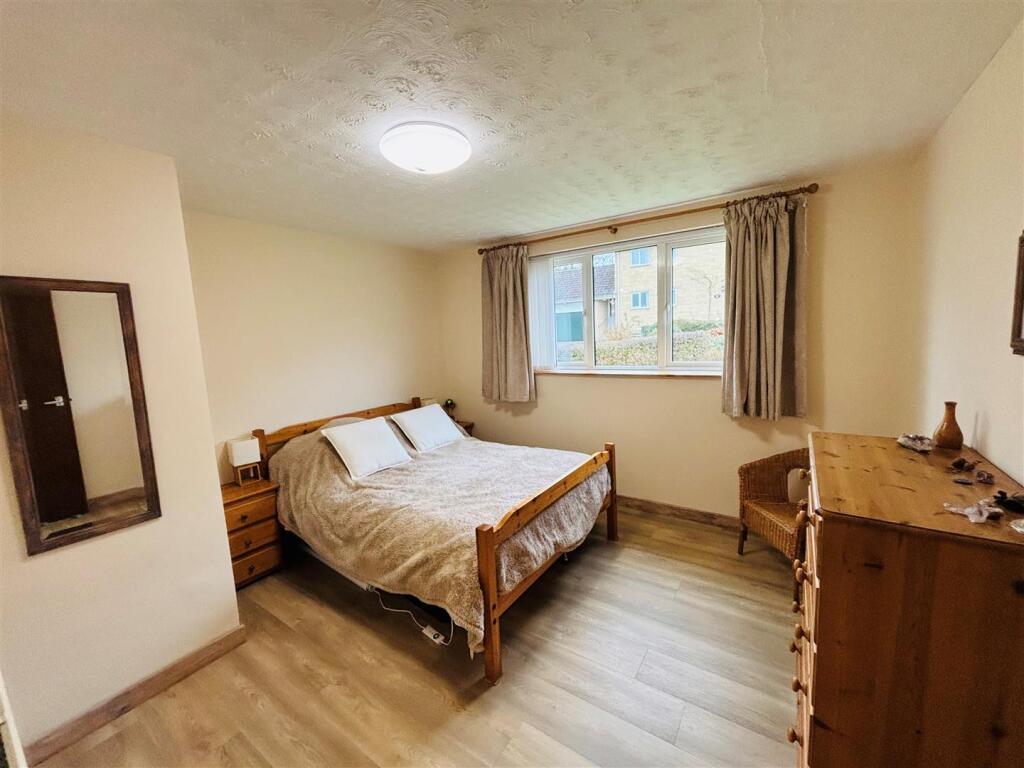 11aperrybed1.jpg