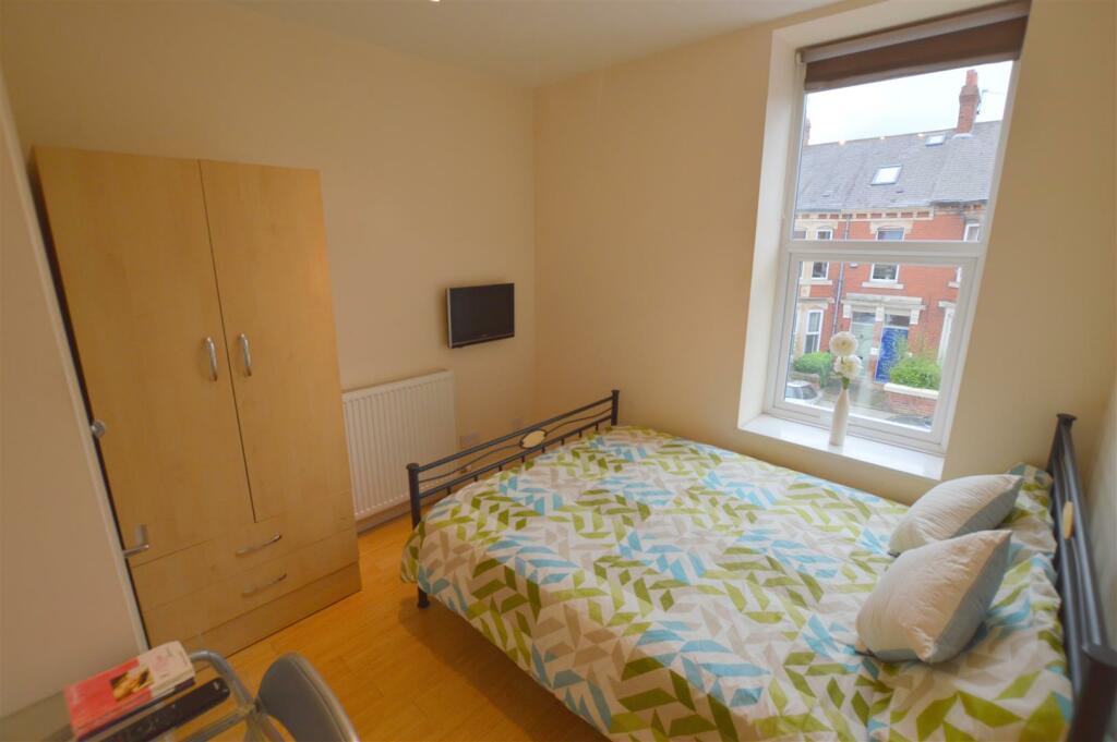 165 Cartington Terrace Blue Bedroom.jpg