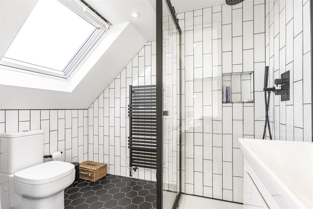 ENSUITE SHOWER ROOM (loft)