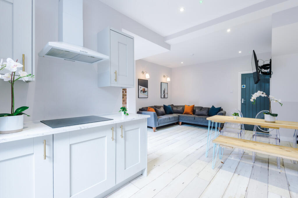 70 Langton Road Kitchen 7