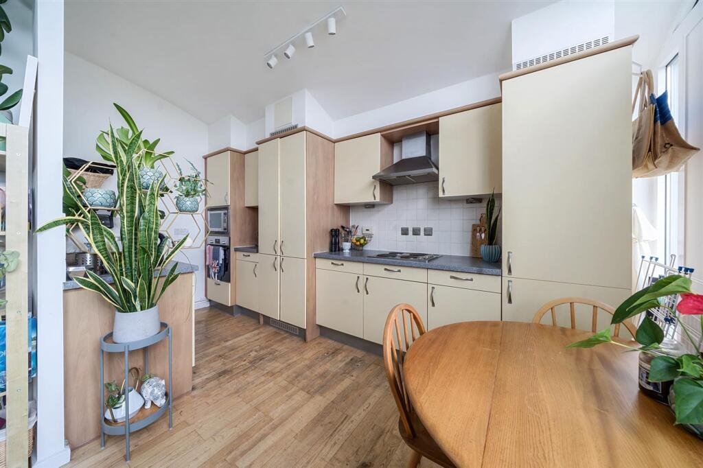 64cf45ed75f7d-1015965 (4).jpg