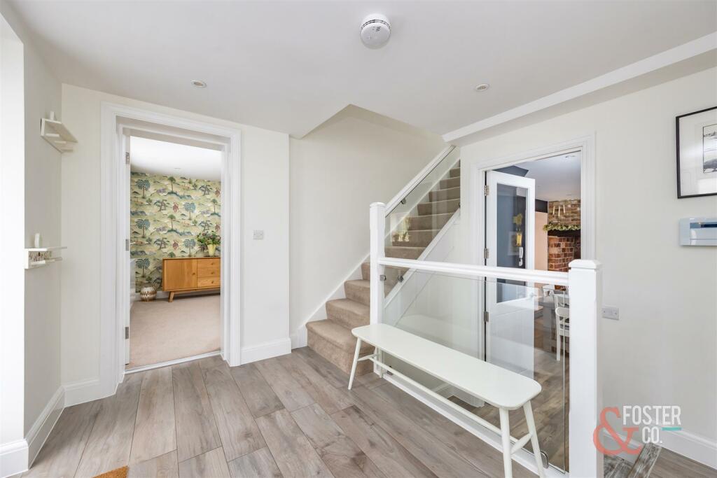 Ballards Mill Close, 2-16.JPG