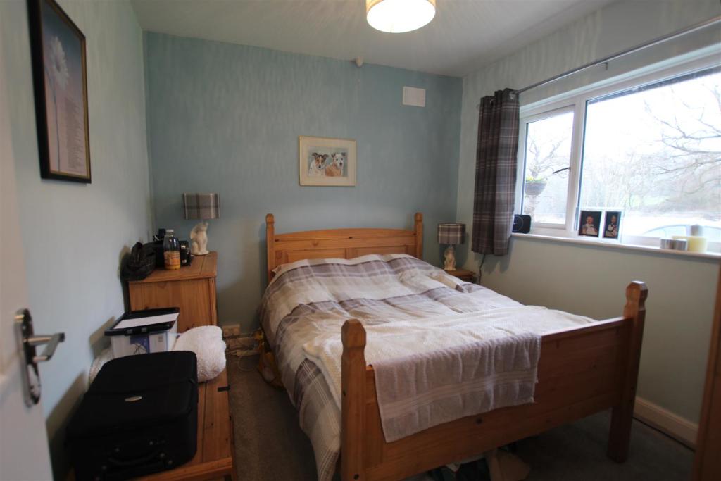 FRONT BEDROOM 2