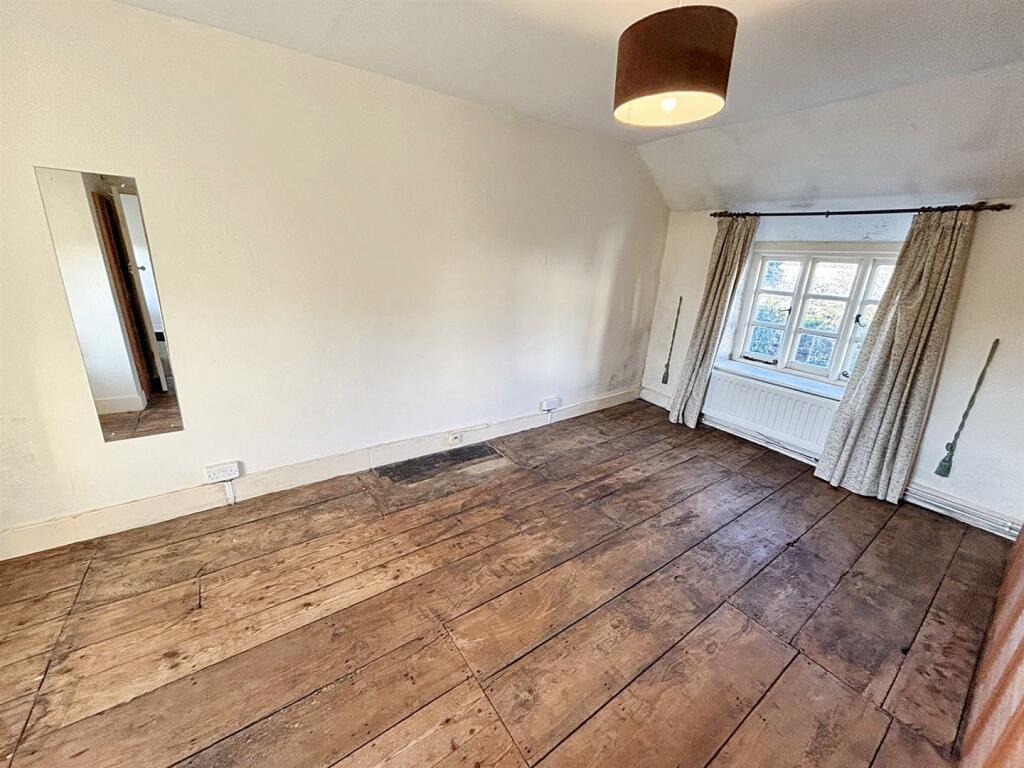 Bedroom 2.jpg