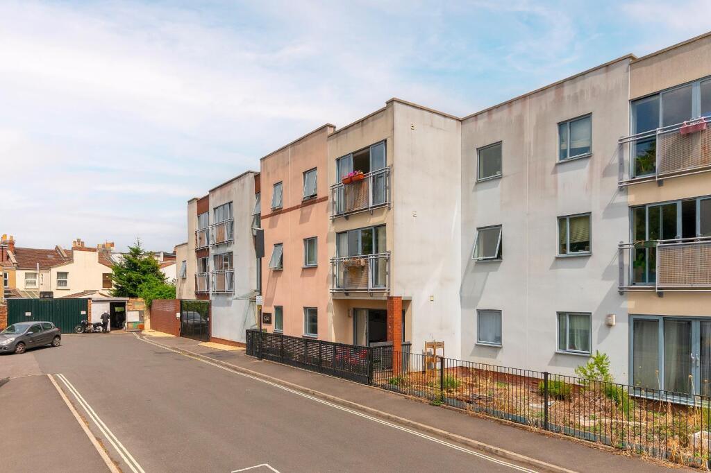 FT1KSE - External A.jpg