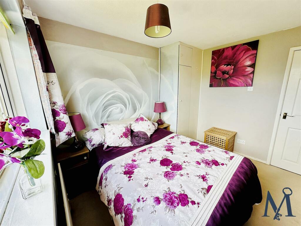 Bedroom 5 / Study