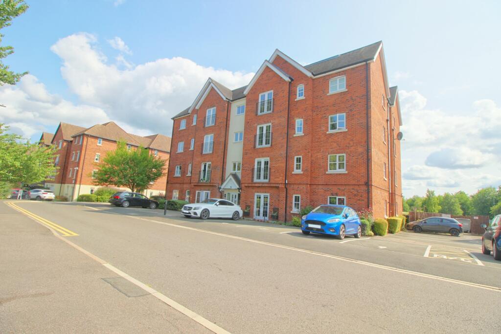 Chamberlain Close2