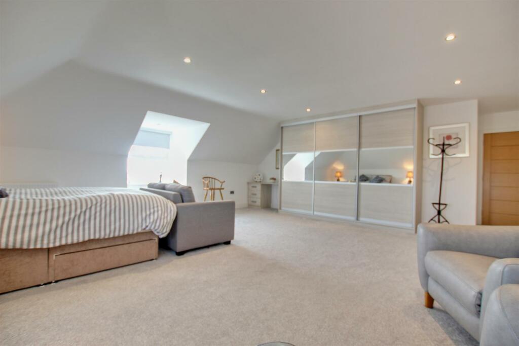 MASTER SUITE