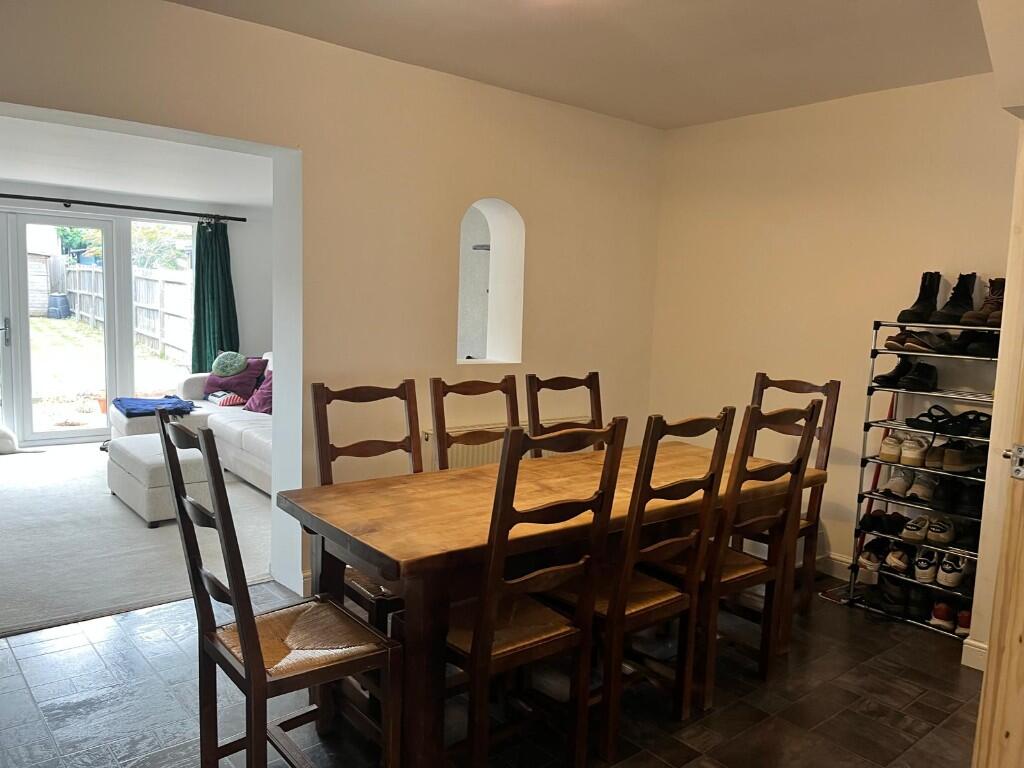 Lounge/ Dinning
