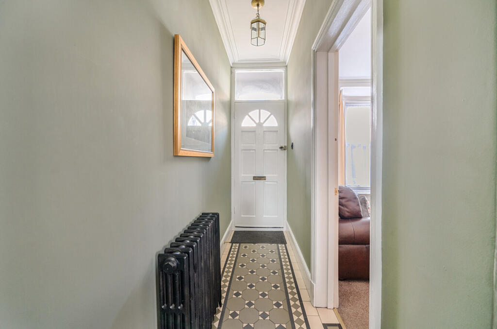 18-681cce378bd18-...