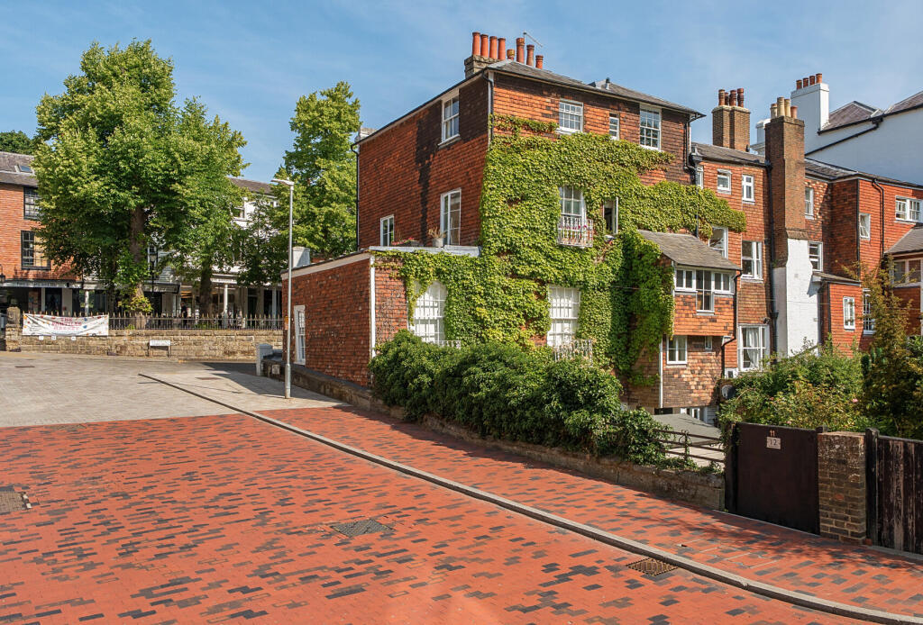 1311740-1-6852810...