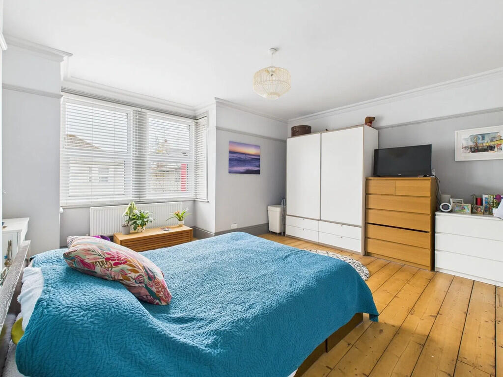 CAM04938G0-PR0092...