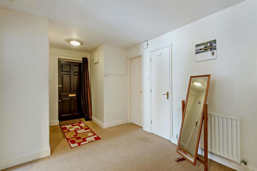 8659890-interior10-800.jpg