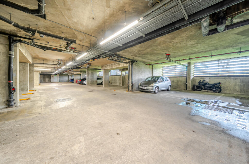 1375552-14-690a24...