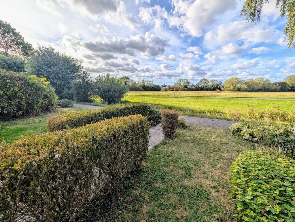 PXL_20250924_1553...