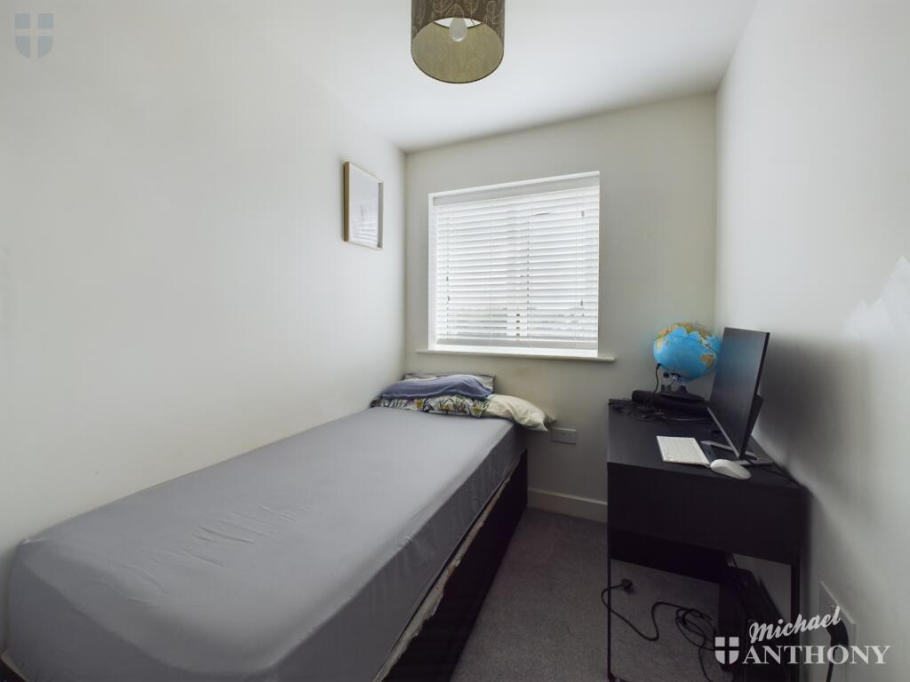 CAM03852G0-PR0045-STILL016