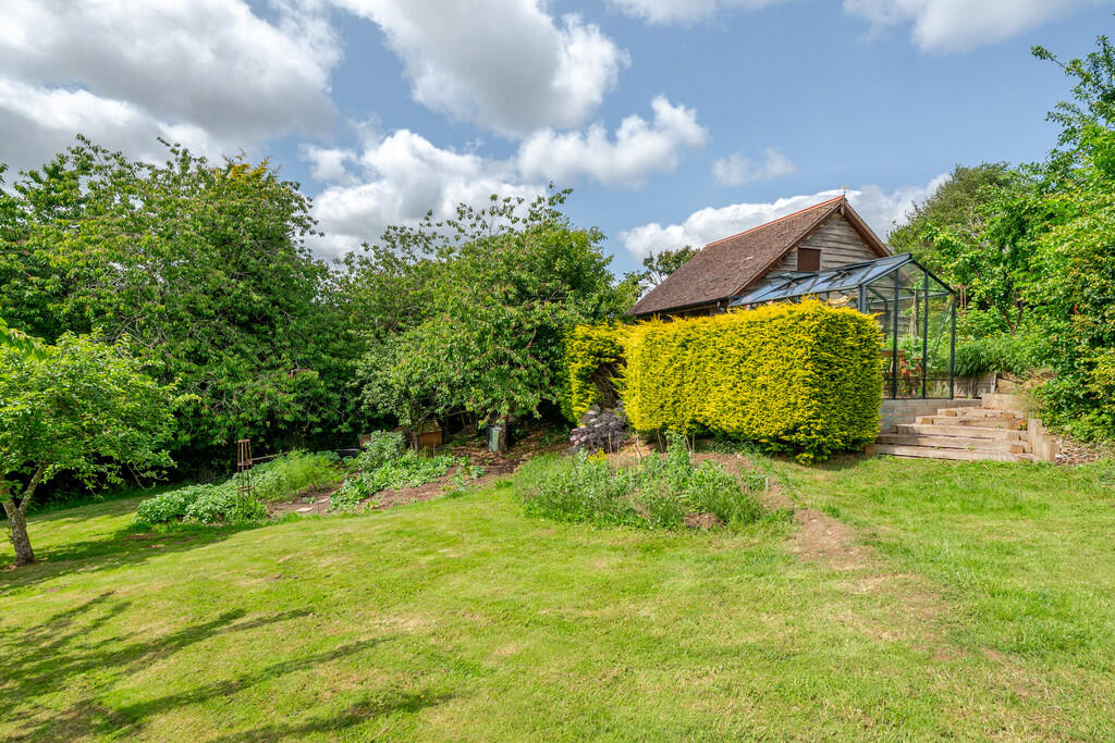 1302462-15-684852...