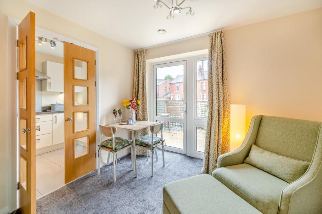 8564665-interior02 (Medium).jpg