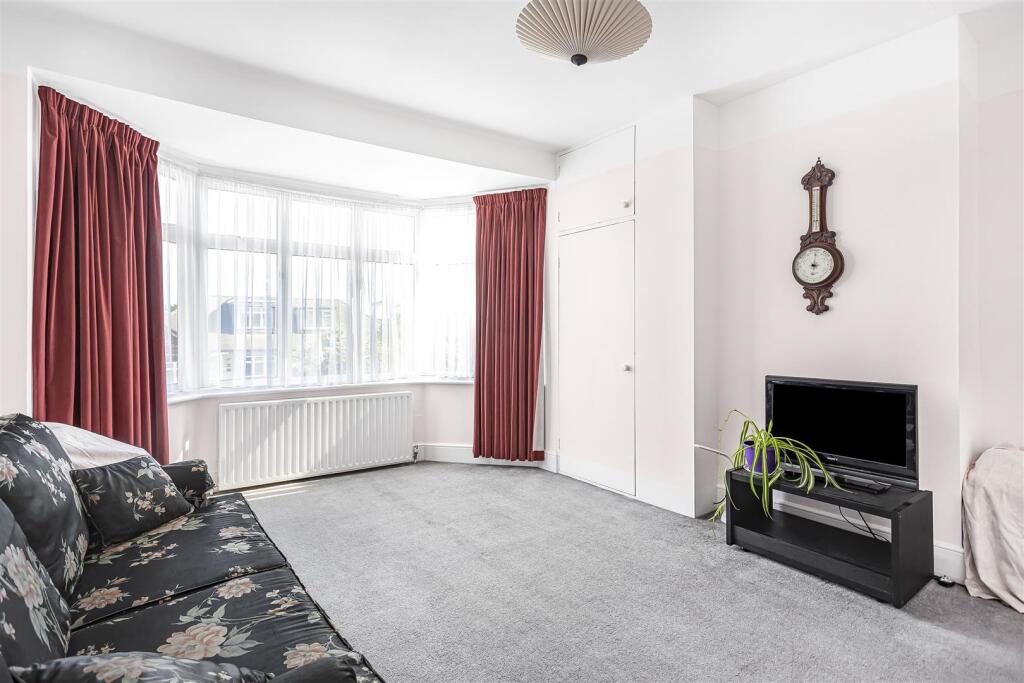 Reeption 1 Stanwell Road.JPG