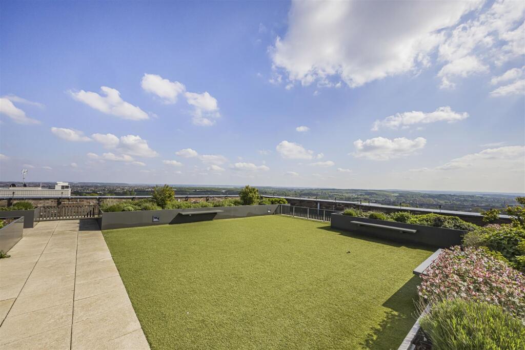ROOF TOP GARDEN