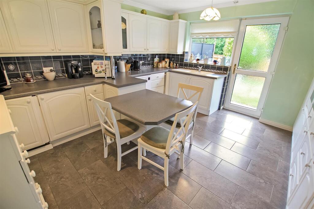 Kitchen/Breakfast Room