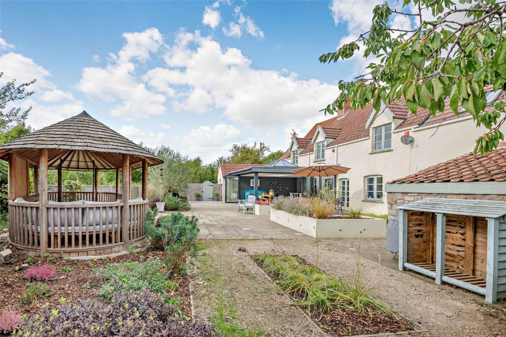 Rear Garden2