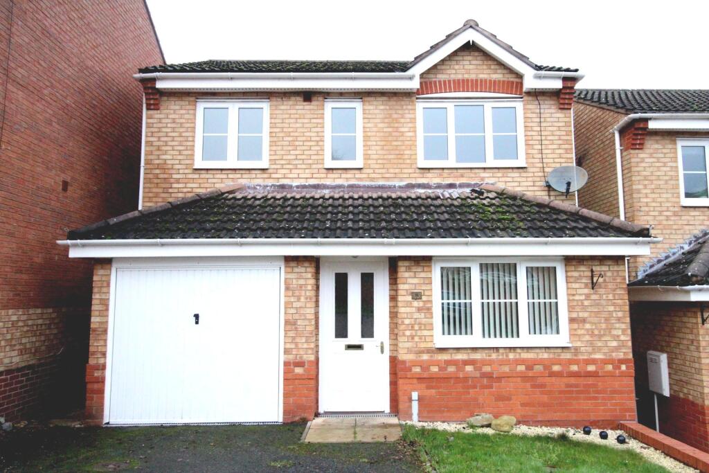 8 wells close, Rugeley- 3 bedroom detached house 