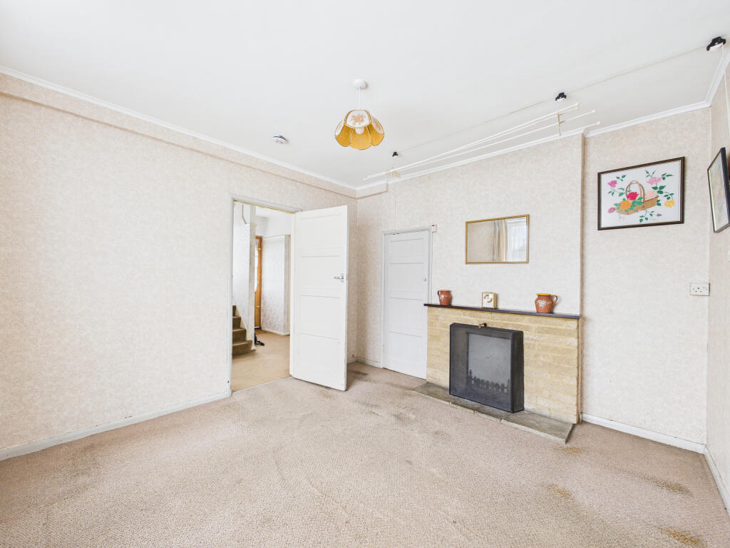 CAM01354G0-PR0480-STILL005