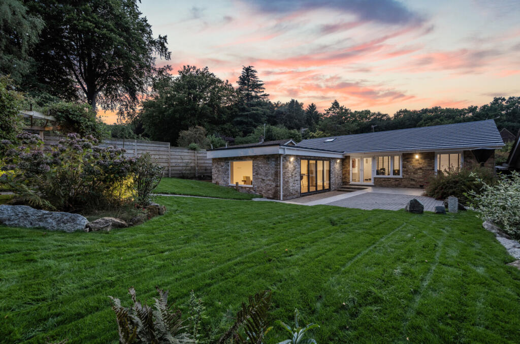 1347655-5-68bb341...