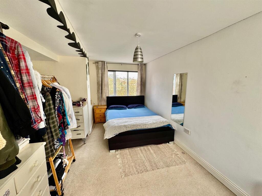 Bedroom.jpg