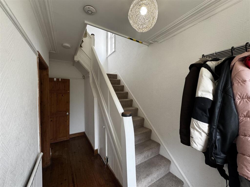 HALLWAY.jpg