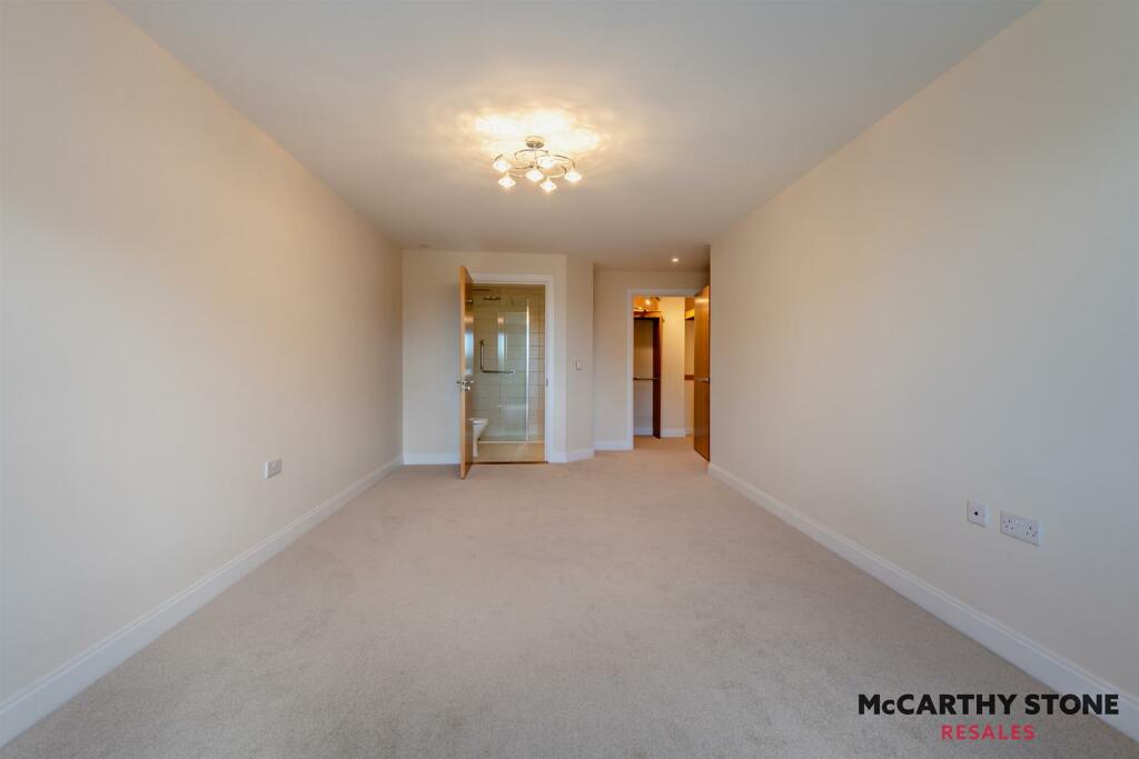 8594532-interior10-800.JPG