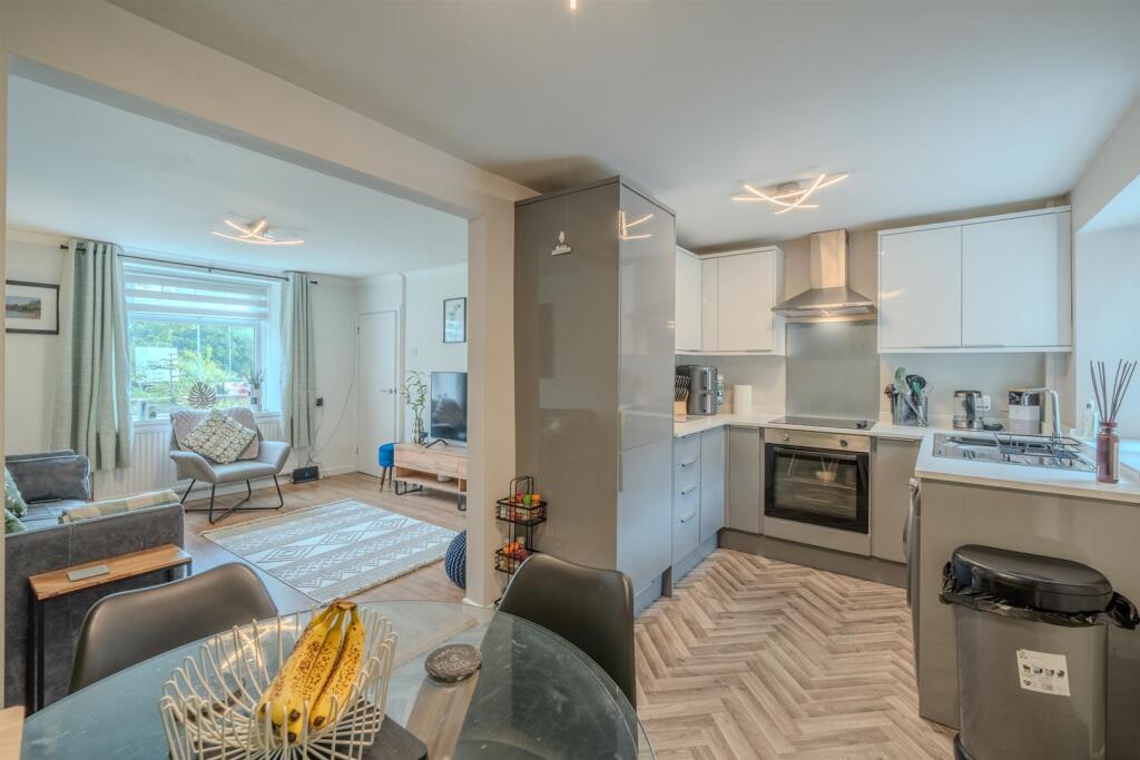 83 Stafford Rd-7.jpg