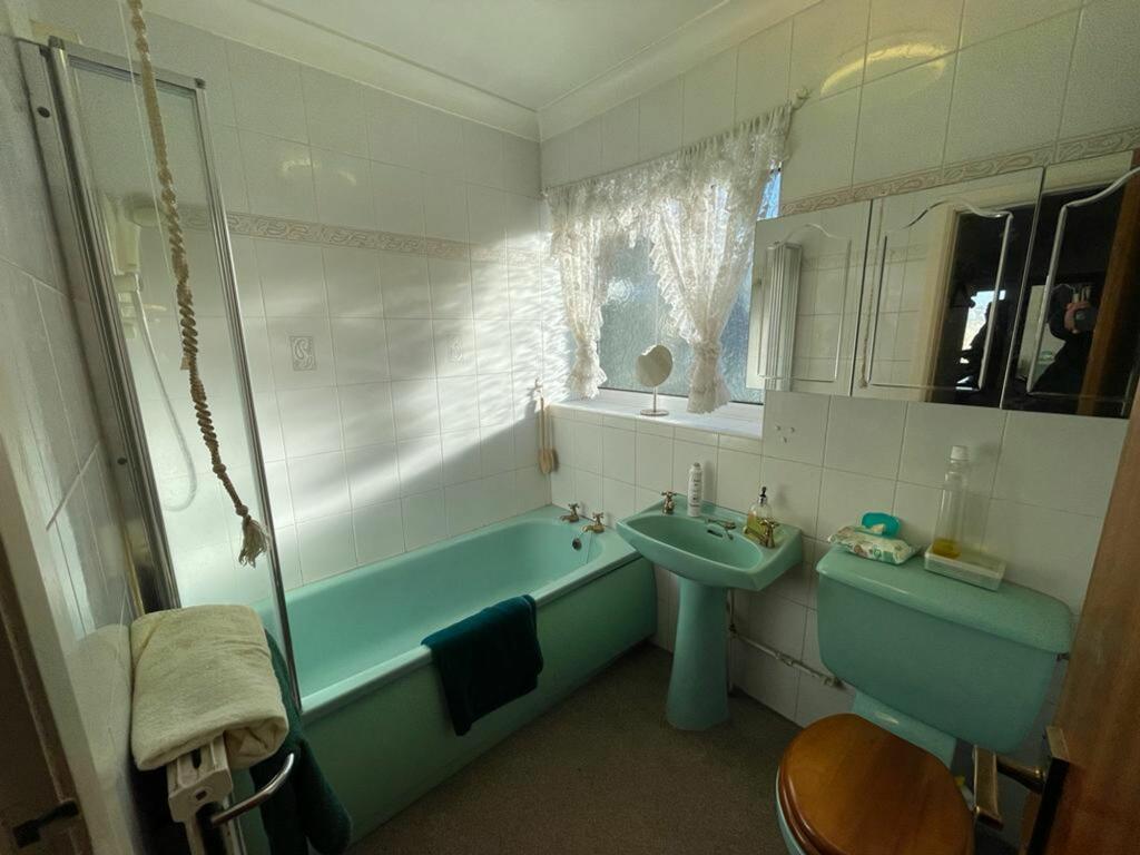 HOUSE BATHROOM