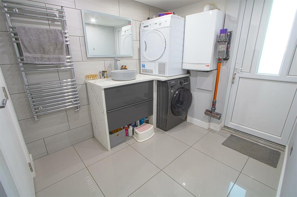 UTILITY ROOM .jpg