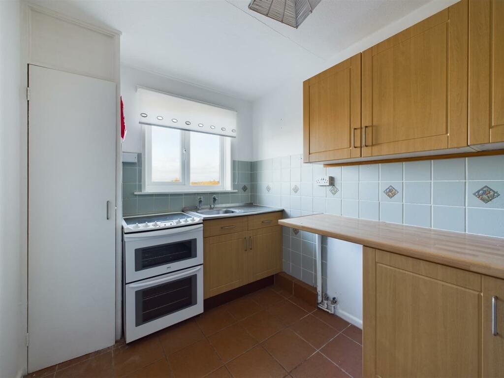 51 Carneton Close Kitchen