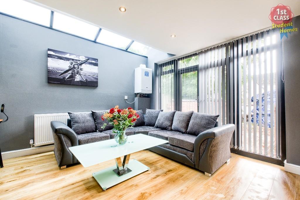 Kitchen/ Living Room