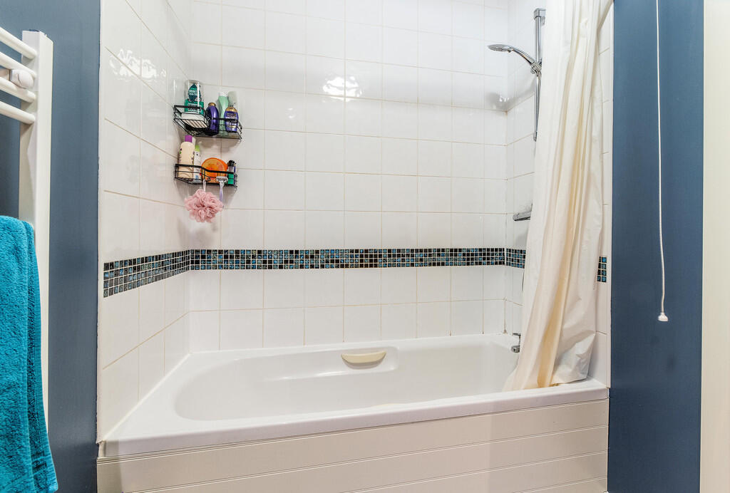 32 William Bancro...