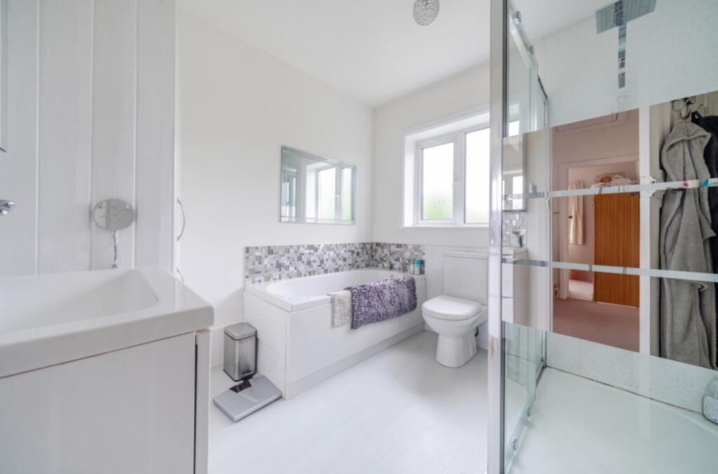 1300598-19-6835bb15a0a54