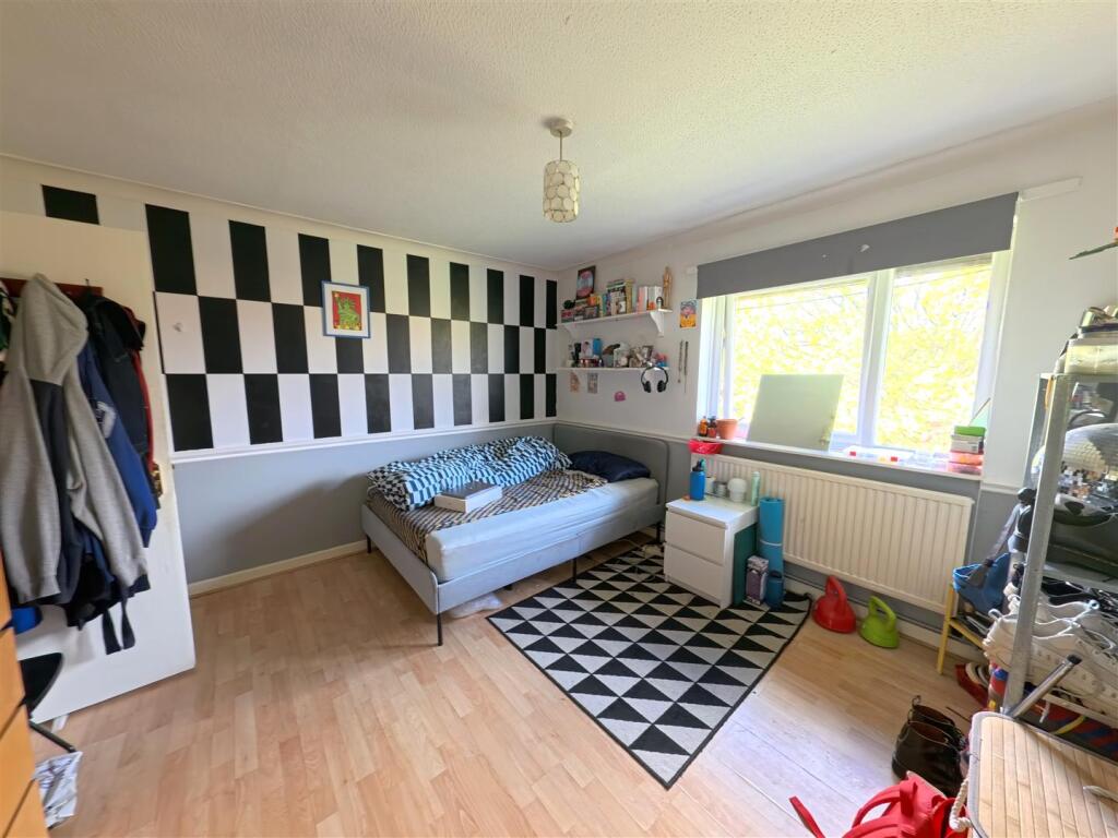 Room 1a.jpg
