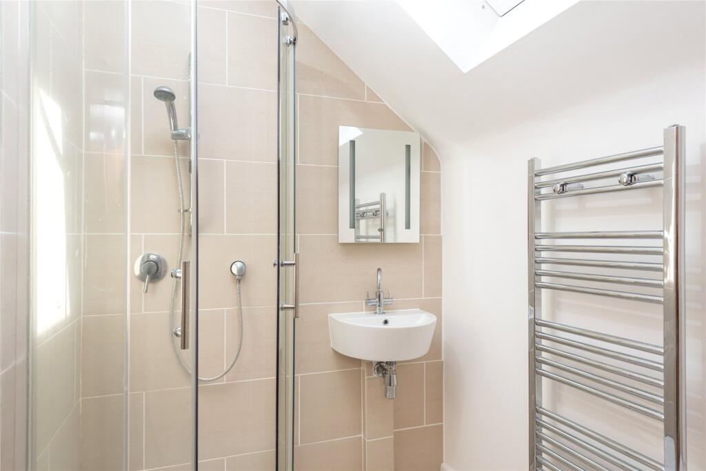 En Suite Bed Bed 2