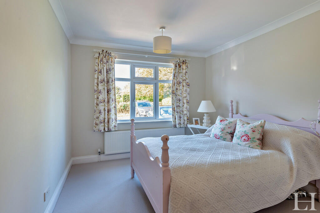 8623735-interiorW...