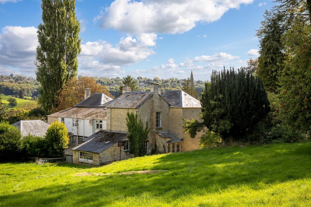 37 - Oakley House - GL5 5PQ - Web.jpg