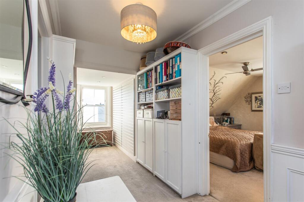 33 London Road84.jpg