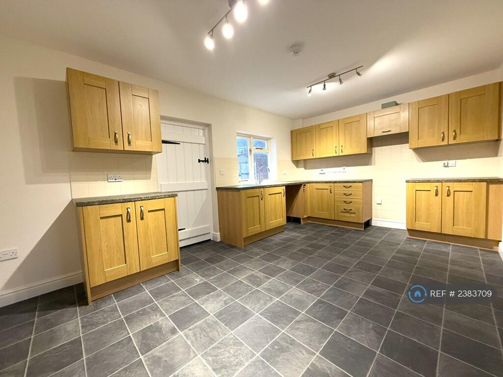 Kitchen Picture 1